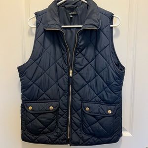 Navy vest with pockets
